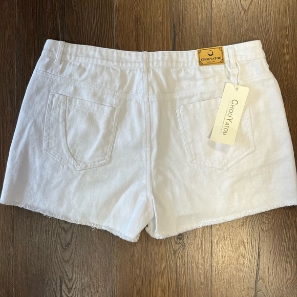 🆕 Chouyatou white denim distressed shorts SZ LG - Picture 3 of 3